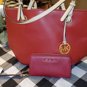 Michael Kors "Jet Set Saffiano" bag w/ walle sett